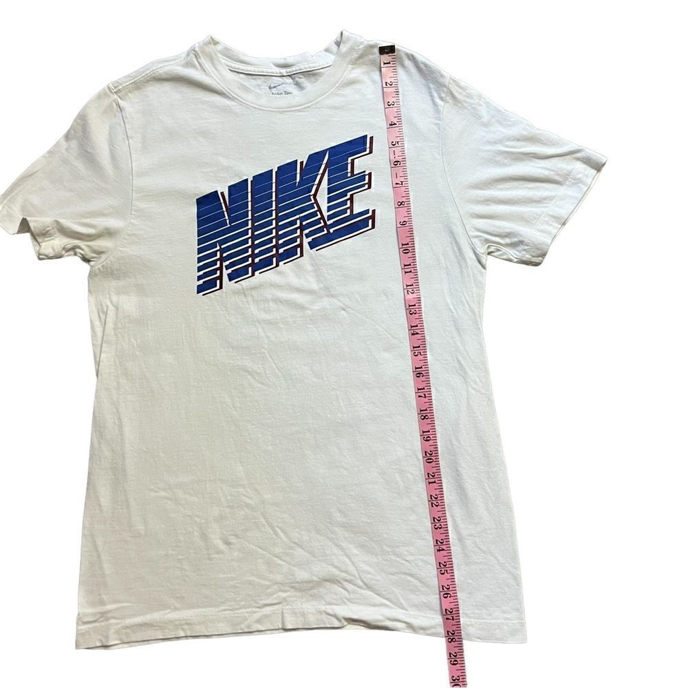 Nike graphic tee   - Picture 2 of 4